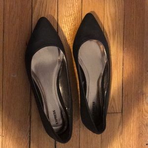 SIZE 8 BLACK EXPRESS FLATS